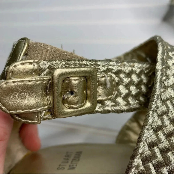Stuart Weitzman Alex Crochet Wedge Sandal in Gold - Picture 6 of 10